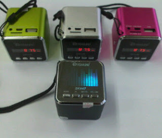 Altavoces_con_radio.jpg